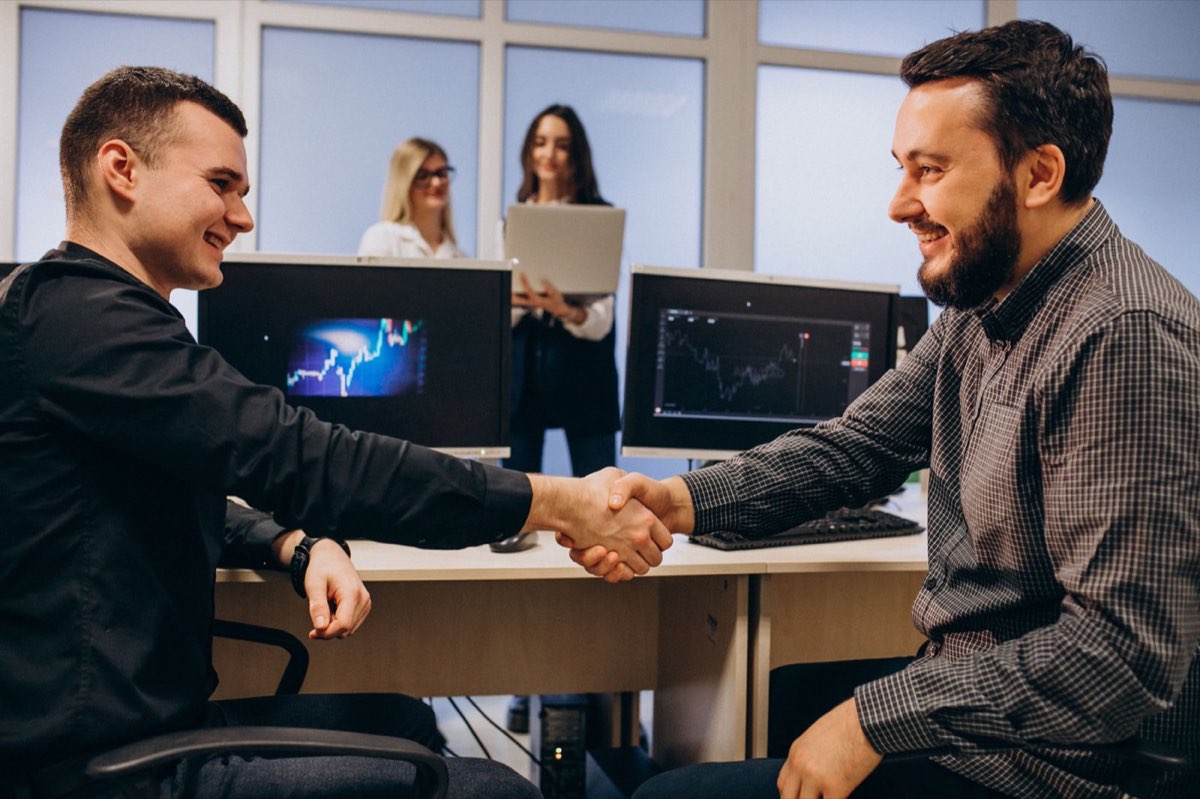 Handshake between client and consultant
